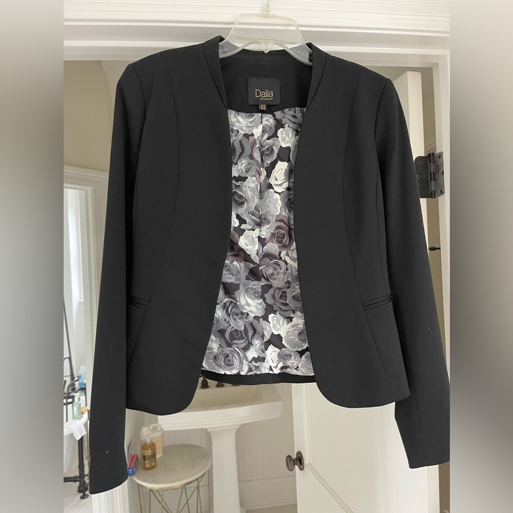 Dalia size Small black jacket.
